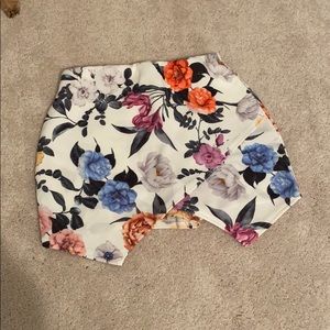 Floral skirt/shorts